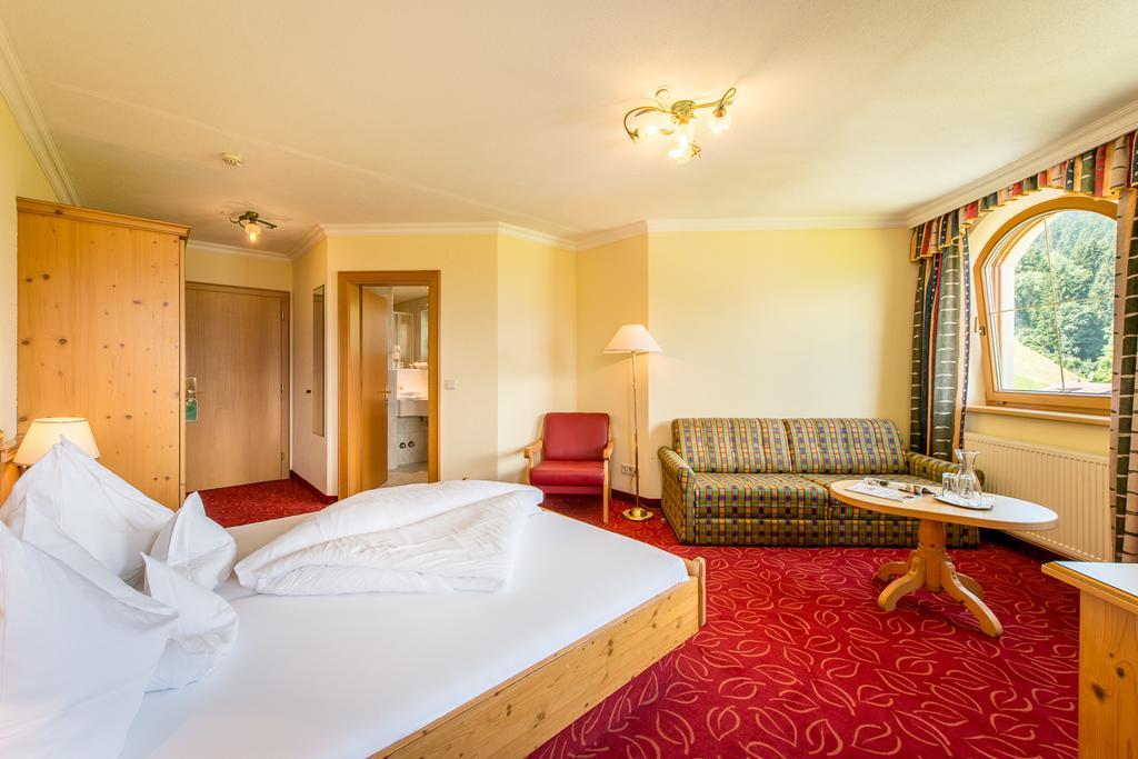 Hotel Jaegerhof Kolsassberg Экстерьер фото